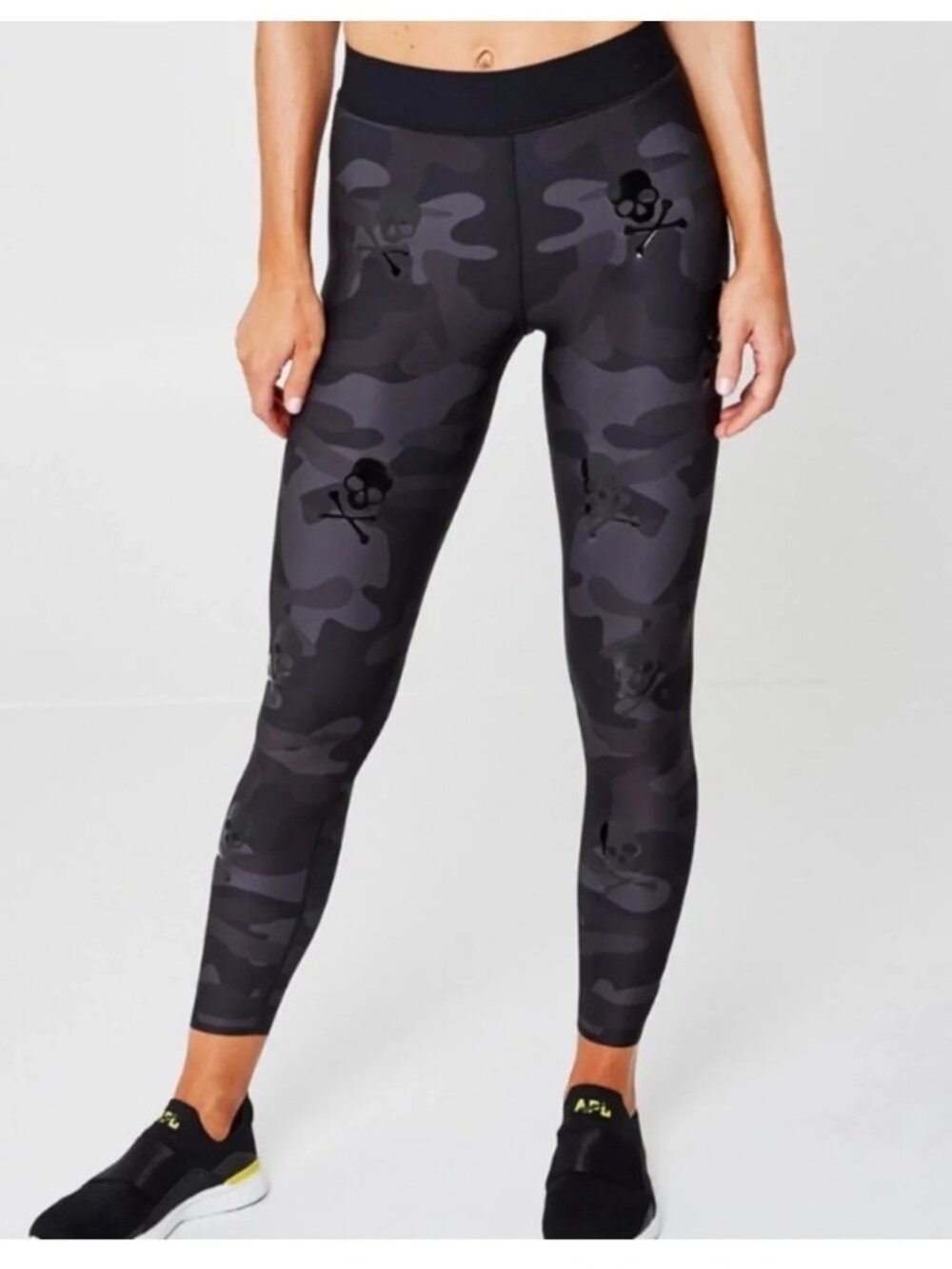 Ultracor star eye scatter skull black camo leggings size XS